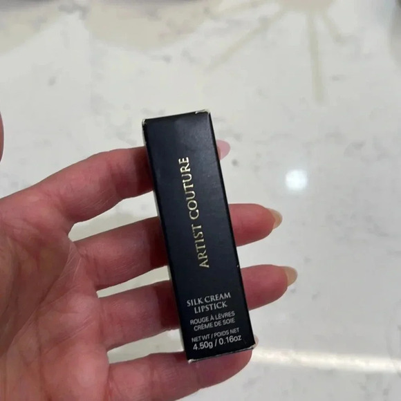 Artist couture lipsti in color Adore Me. - Picture 1 of 4